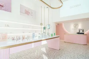 소프트 핑크톤의 럭셔리 뷰티 플래그십 스토어